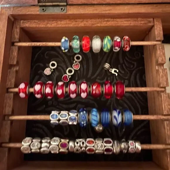 PANDORA Murano Red 100% Auth - Picture 7 of 13